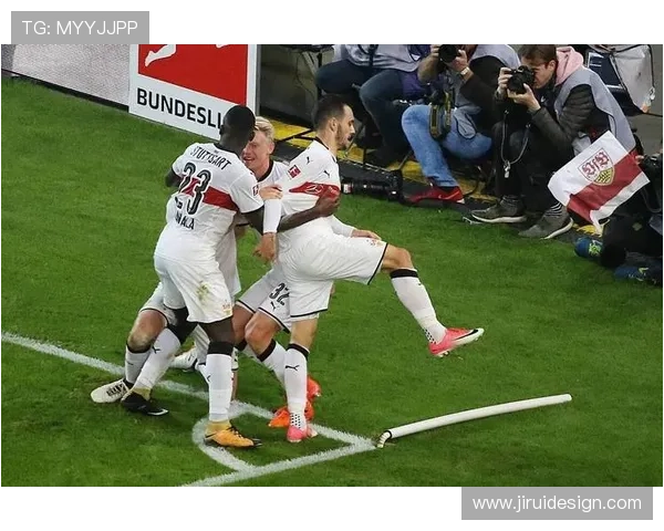 多特蒙德防守体系失误增多,当前阶段稳定性面临考验,防守表现受限 多特蒙德防守体系失误增多,当前阶段稳定性面临考验,防守表现受限