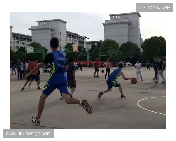 篮球规则解析:推人犯规的判定标准及其常见应用场景 篮球规则解析:推人犯规的判定标准及其常见应用场景